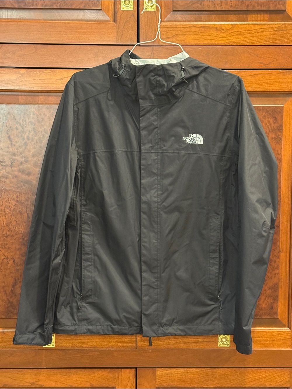 The North Face Men’s M Black Hooded lightweight Rain Jacket